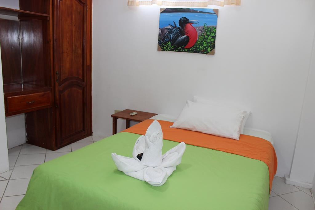 The Island Home Puerto Ayora  Bagian luar foto