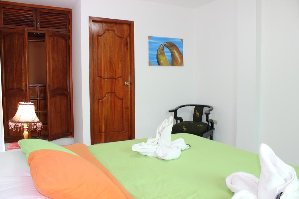 The Island Home Puerto Ayora  Bagian luar foto