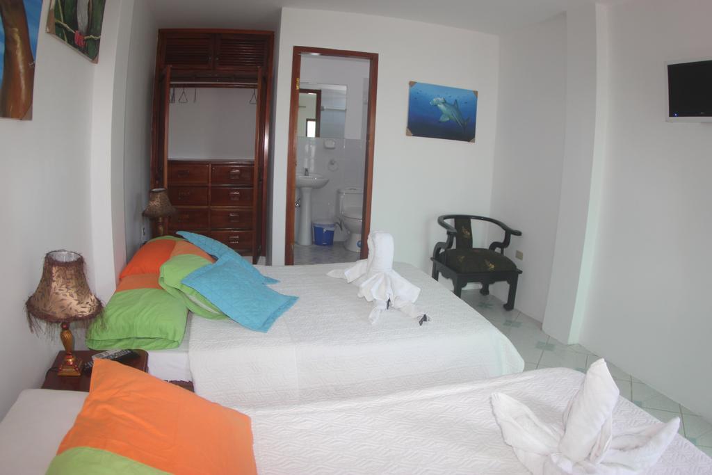 The Island Home Puerto Ayora  Bagian luar foto